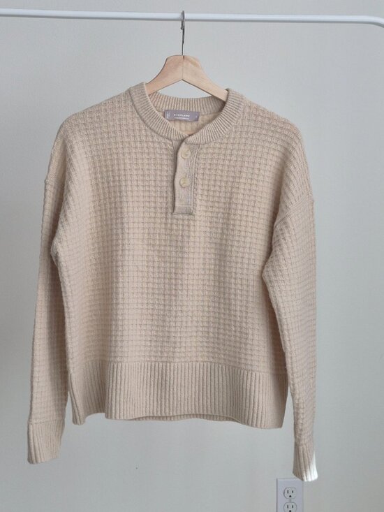Everlane Sweaters - Everlane Recycled Cashmere Waffle Henley Womens S Beige Oatmeal Sweater